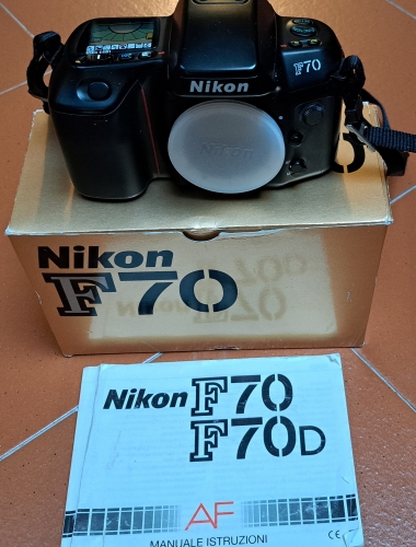 Macchina fotografica Nikon F70